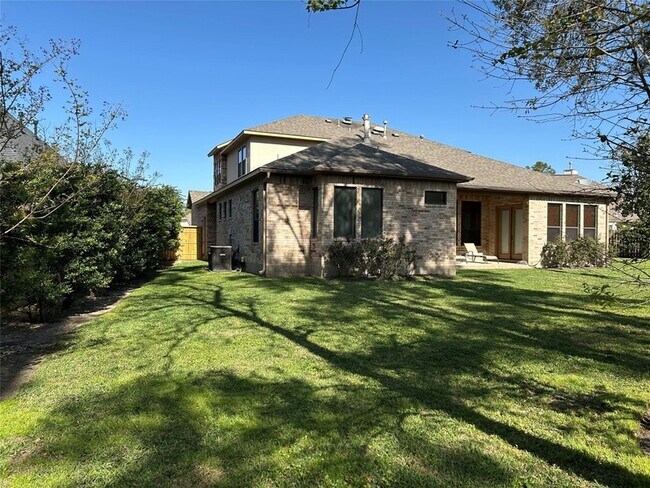 Building Photo - 101 Silverwood Ranch Estates