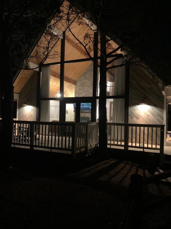 Building Photo - 1120 N Gila Dr