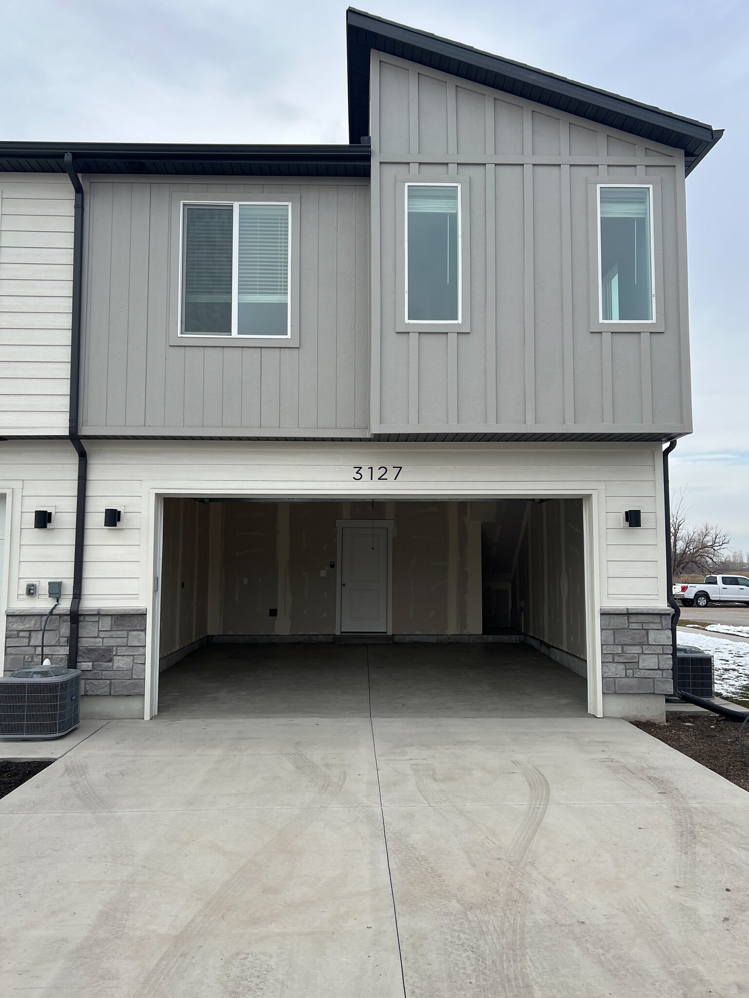 Building Photo - 3127 S 225 W