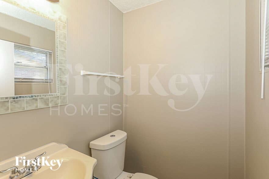 Building Photo - 2423 Ozark Trail SW