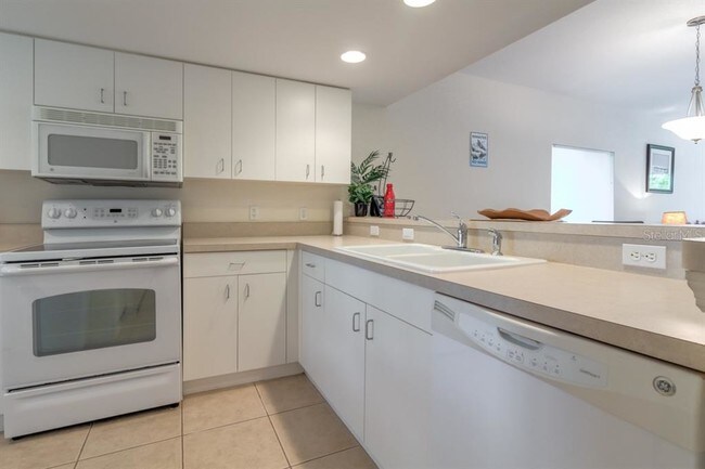 Building Photo - 8151 Memory Ln