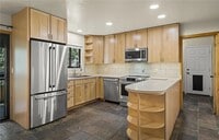 Building Photo - Oriole #1