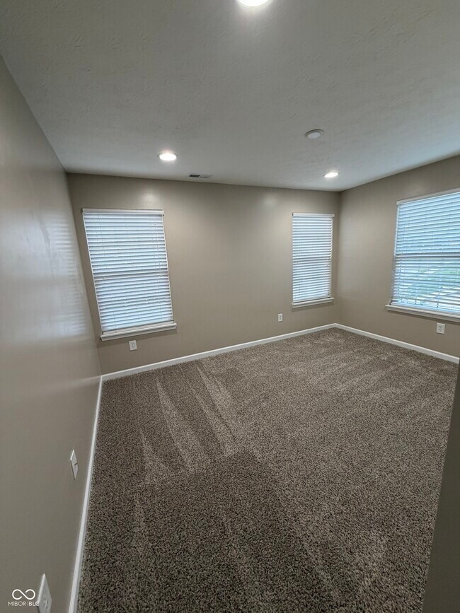 Building Photo - 9660 Angelica Dr