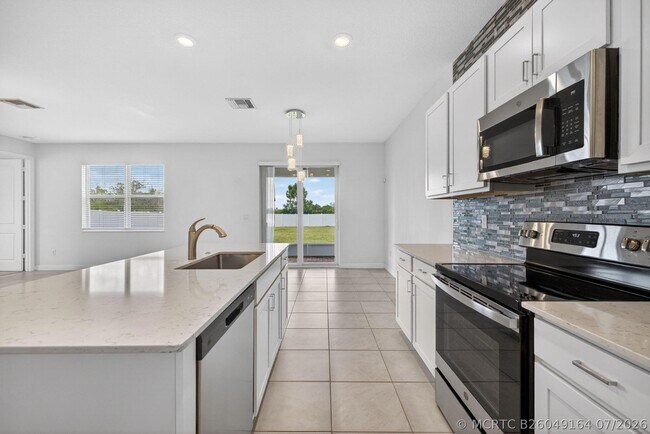 Building Photo - 13275 NW Copper Creek Dr
