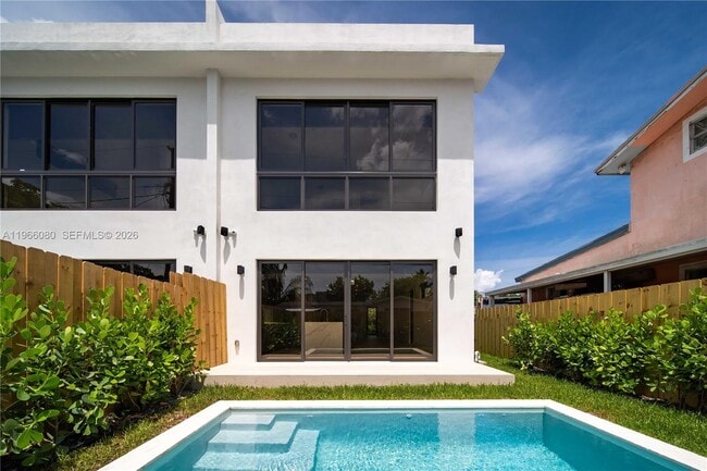 Building Photo - 2710 SW 34th Ave