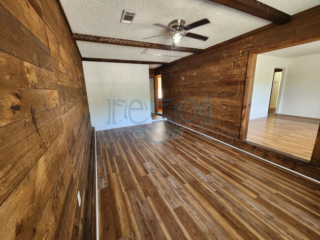 Building Photo - 29 Brookview Dr