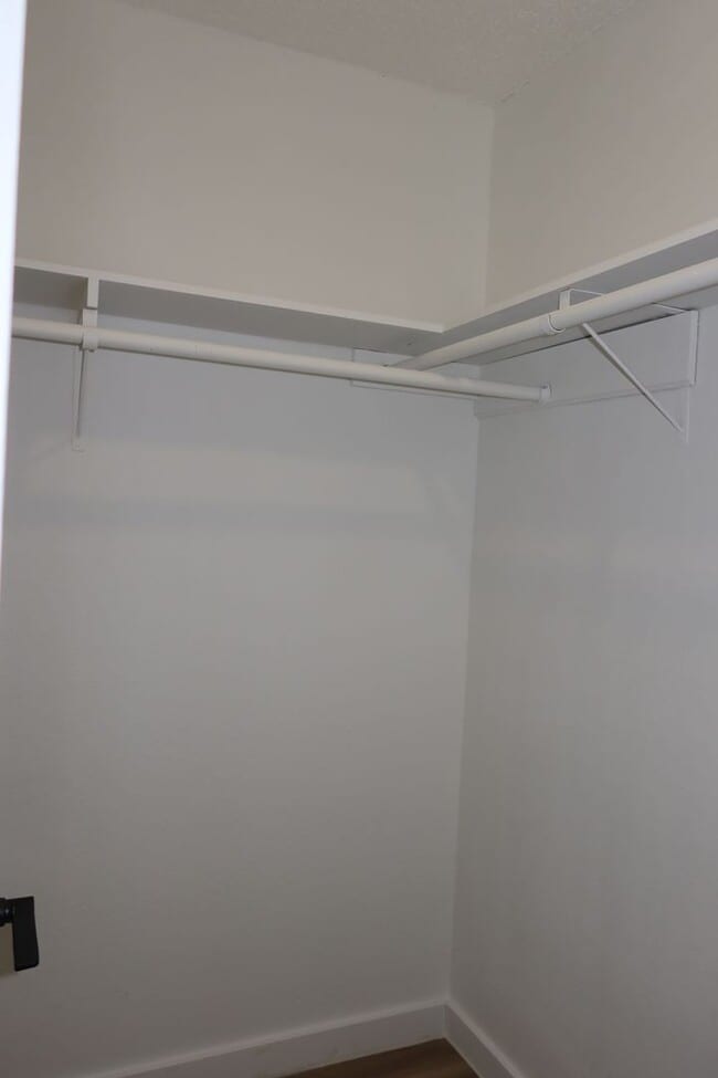Building Photo - Aberdeen Duplex - 2Bd/2Ba - Remodeled - W/D - Fireplace - Garage - Fenced Patio - $1600
