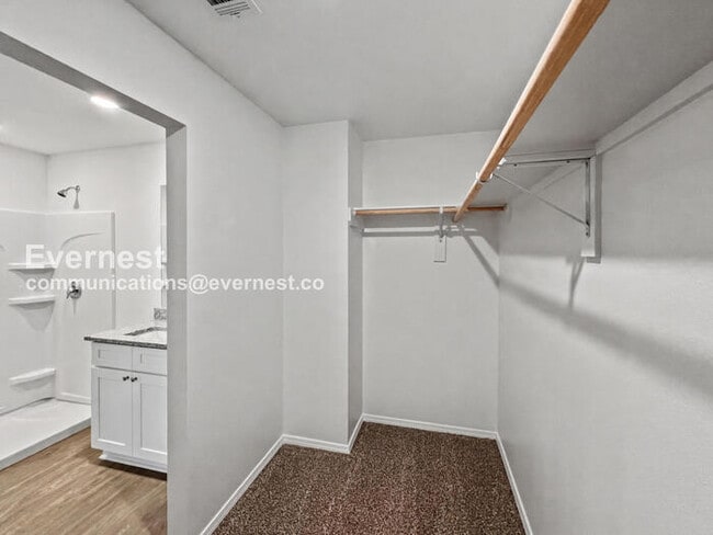 Building Photo - 440 Moonlight Cove