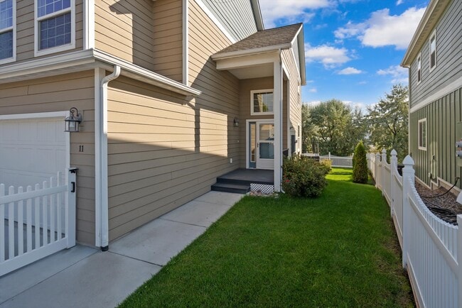 Building Photo - 11 Muskrat Dr