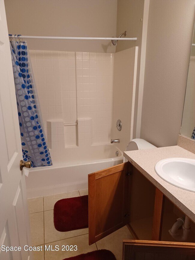 Building Photo - 402 Breckenridge Cir SE