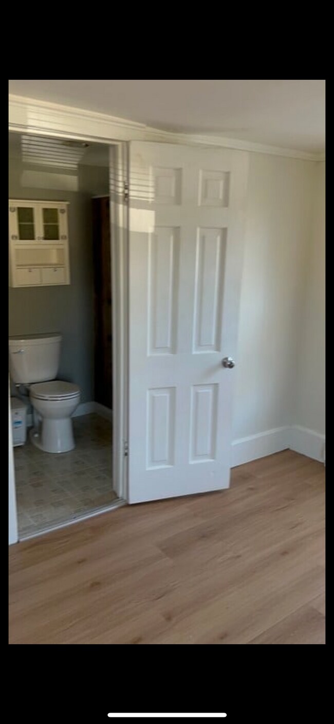 Building Photo - 79 School St