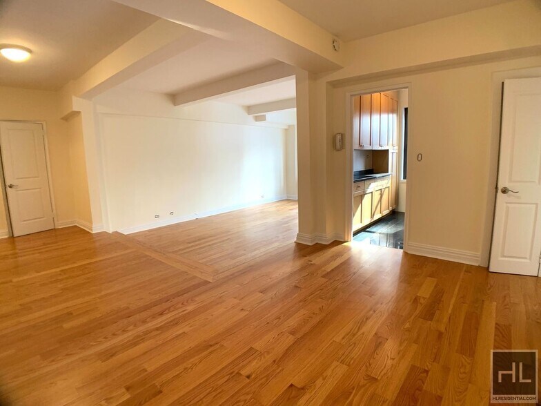 Primary Photo - EAST 56 STREET
