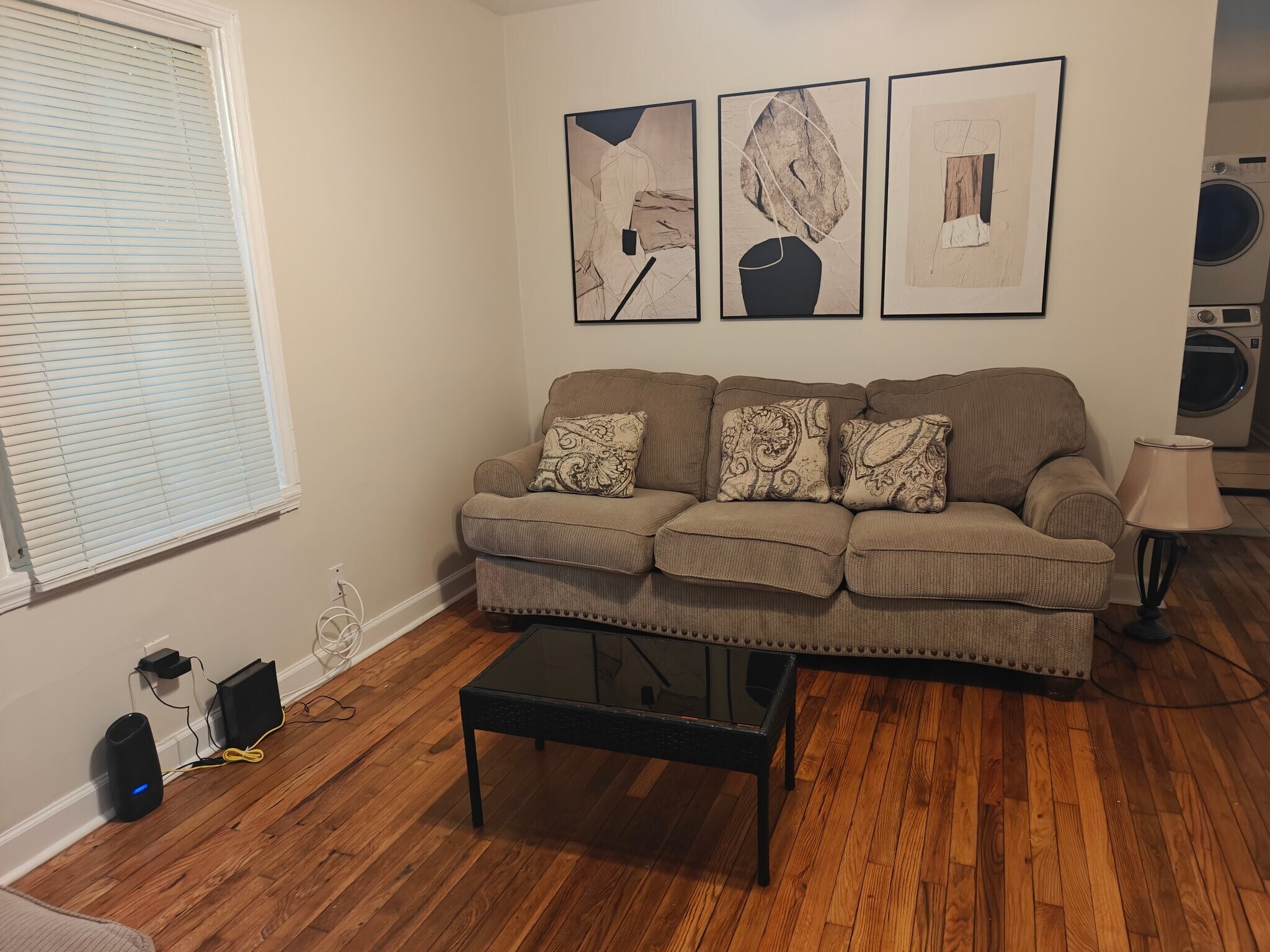 Building Photo - 2217 Custer St