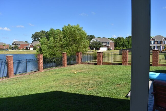 Building Photo - 2190 Harborview Dr