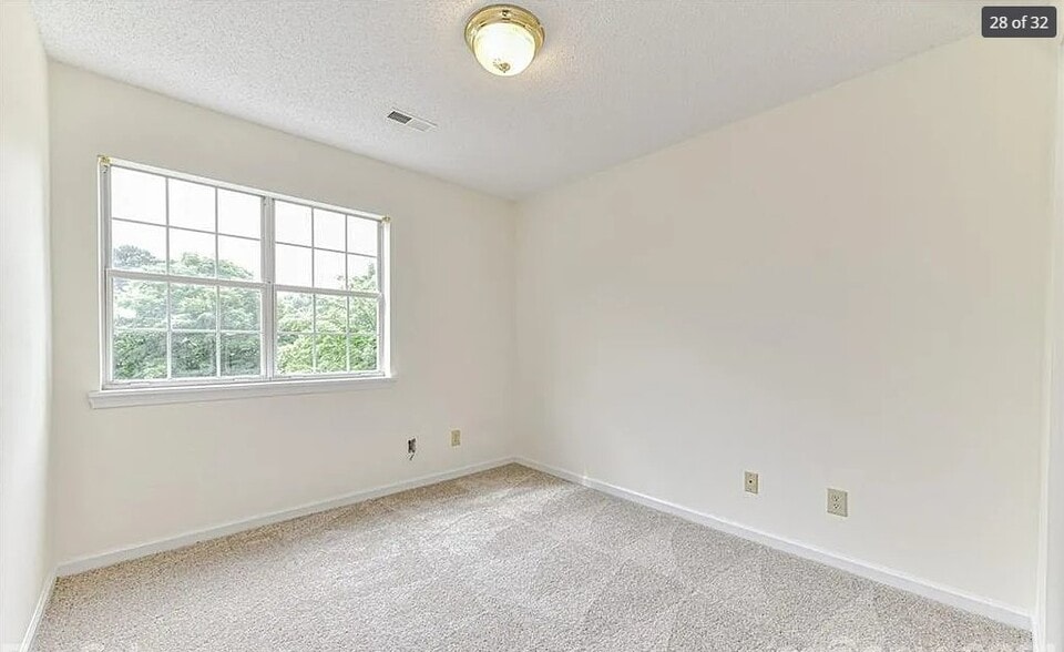 Building Photo - 3640 Huyton Ct