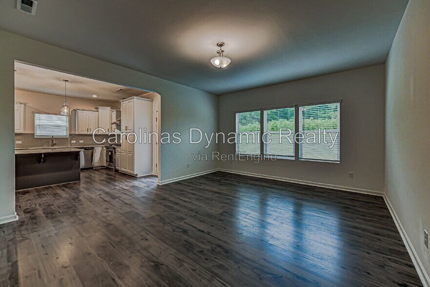 Building Photo - 4014 Beacon Ave