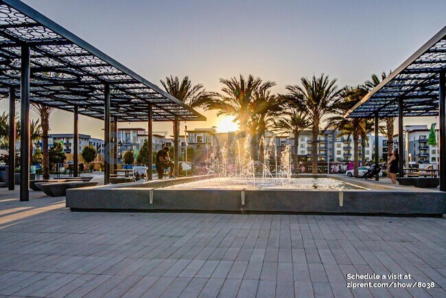 Building Photo - 1896 S Westside Dr