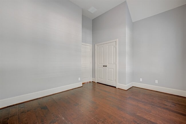 Building Photo - 10323 Hatcher Dr