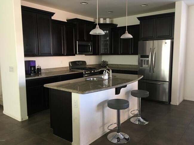 Building Photo - Exquisite Chandler 4 bed 3 bath home with Community Pool!!