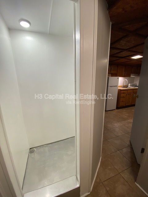 Building Photo - 117 N Shamrock St