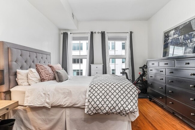 Building Photo - 61 Grand St