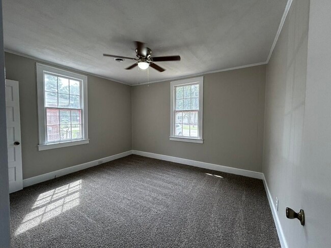 Building Photo - 411 E Charlotte Ave