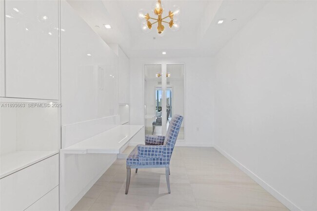 Building Photo - 2200 N Ocean Blvd