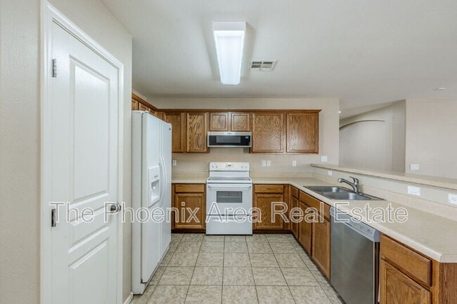 Building Photo - 3686 W Goldmine Mountain Dr