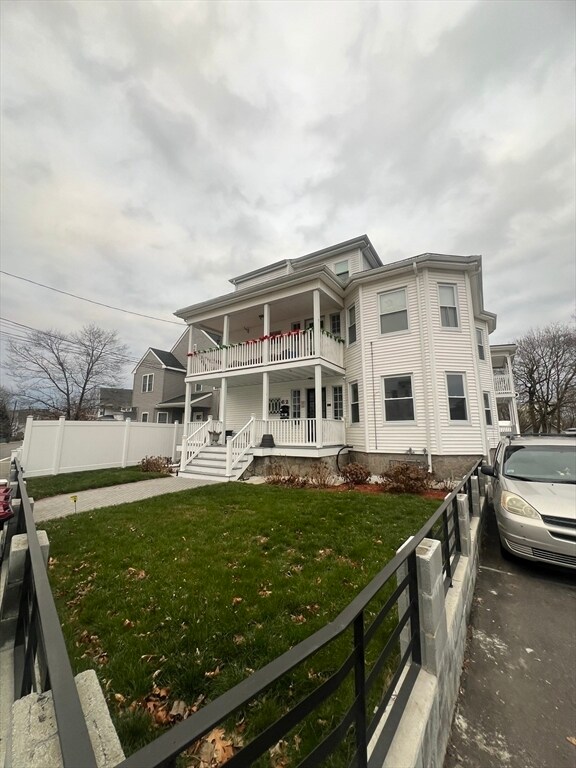 Building Photo - 62 Moraine St