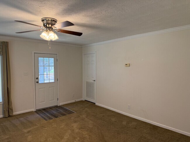 Building Photo - 5774 Glatfelters Station Rd