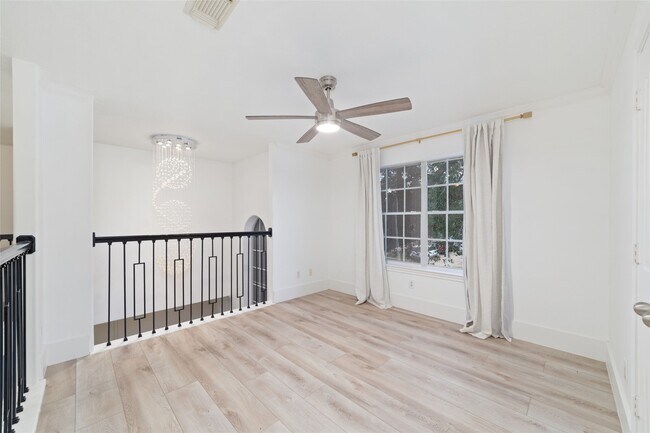 Building Photo - 5214 Bay Pines Dr