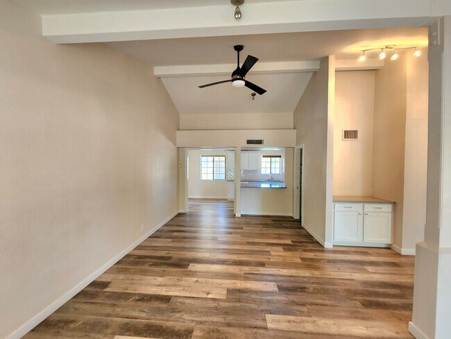 Building Photo - Tempe 4 Bedroom 3 Bath w/ Pool right near ASU!