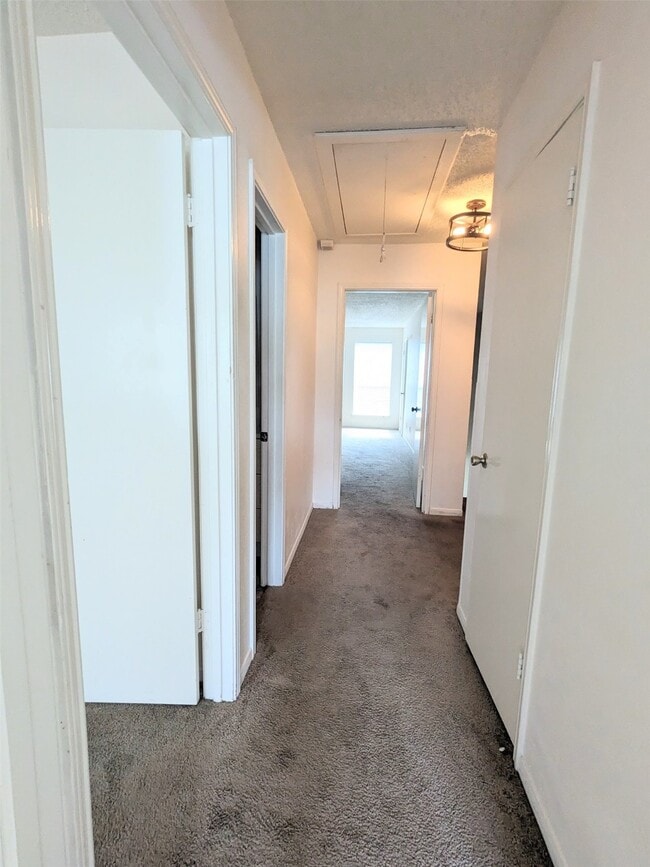 Building Photo - 15516 Weldon Dr