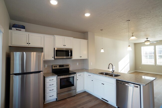 Building Photo - 5928 S Jessenia Ln