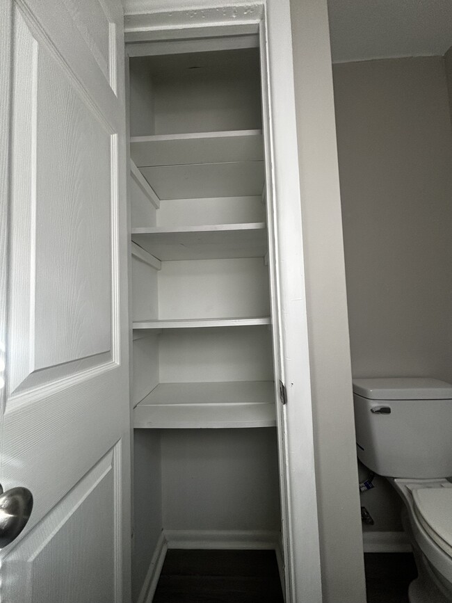 Building Photo - 516 Olivia Ln