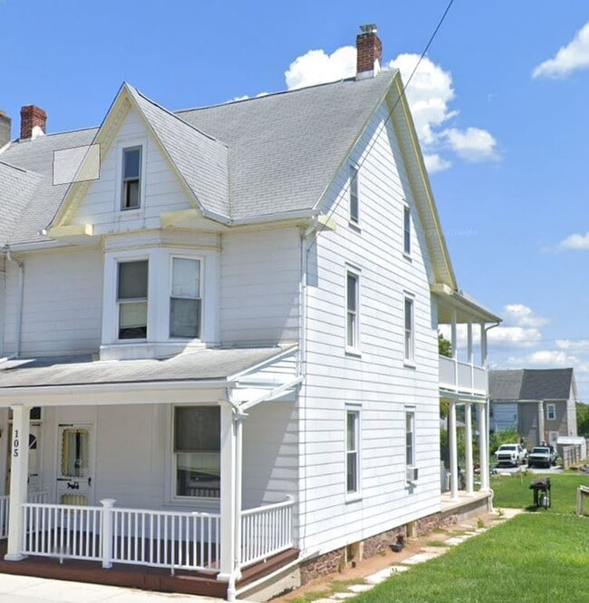 Building Photo - Available Now! 3 bedroom in Goldsboro Hist...