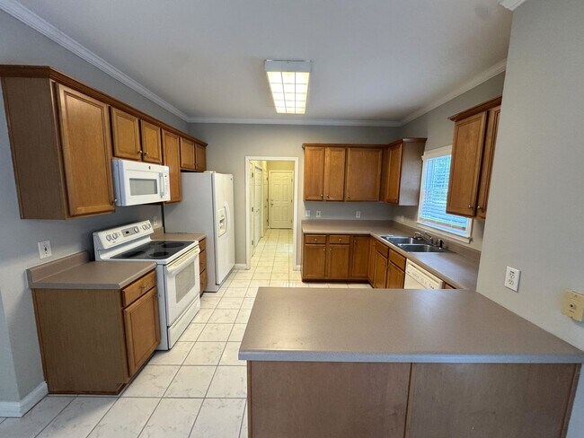 Building Photo - Great 3br House (plus Bonus Room) in East Athens!