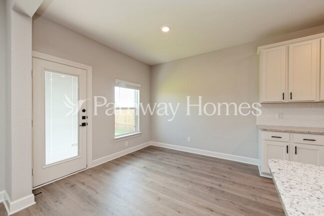 Building Photo - 623 Brookside Dr