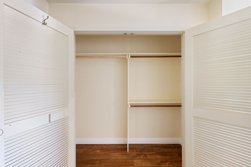 Building Photo - 5237 San Feliciano Dr
