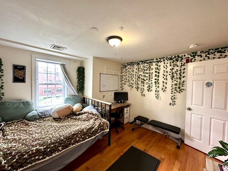 Building Photo - 107 Fisher Ave