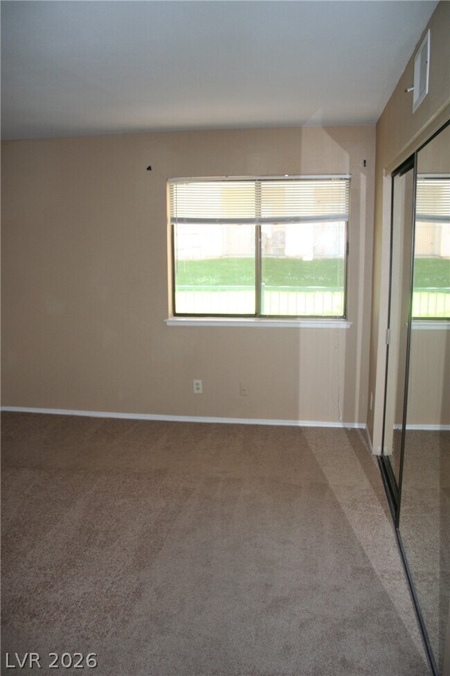 Building Photo - 2894 Lilac Ct