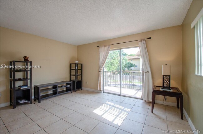 Building Photo - 8650 SW 109th Ave