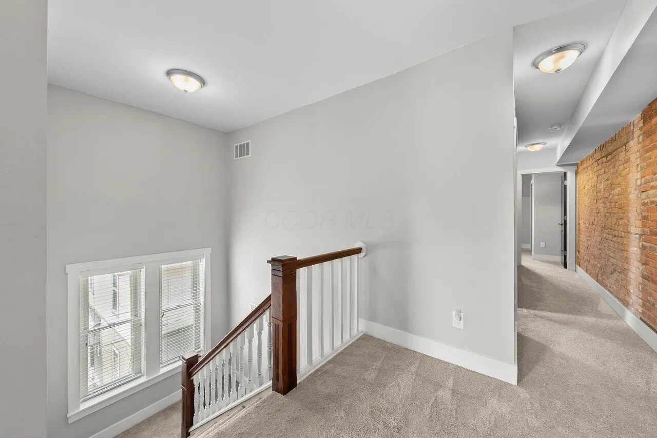 Building Photo - 144 Wilson Ave