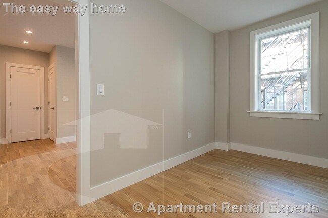 Building Photo - 136 Highland Ave