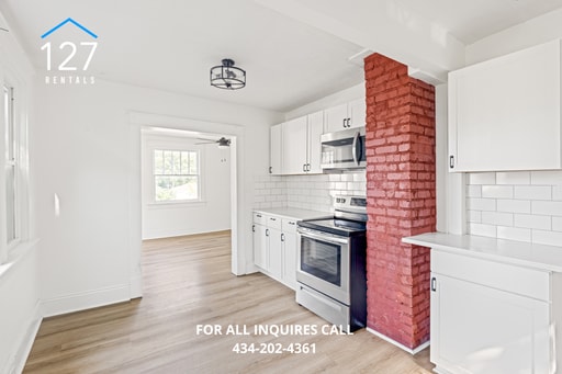 Building Photo - Comfortable 2-Bedroom Home with Central Air & Washer/Dryer Hookups