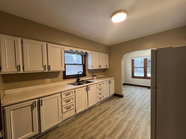 Building Photo - Click the “Apply Now” button or email wapmrentals@gmail.com for a prompt response.