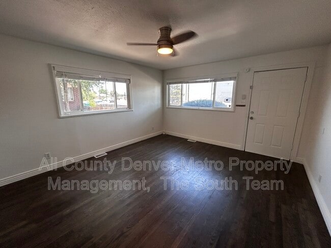 Building Photo - 71 Del Mar Cir