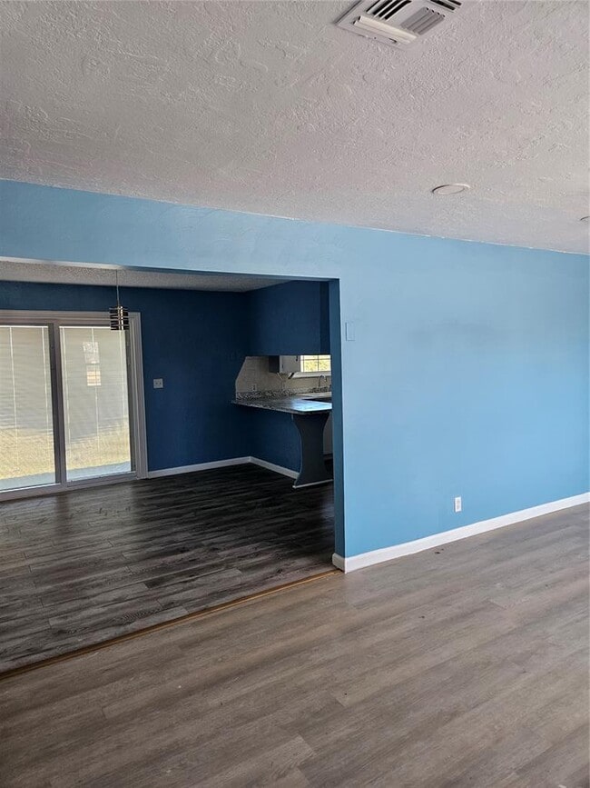 Building Photo - 33096 Squaretop Rd