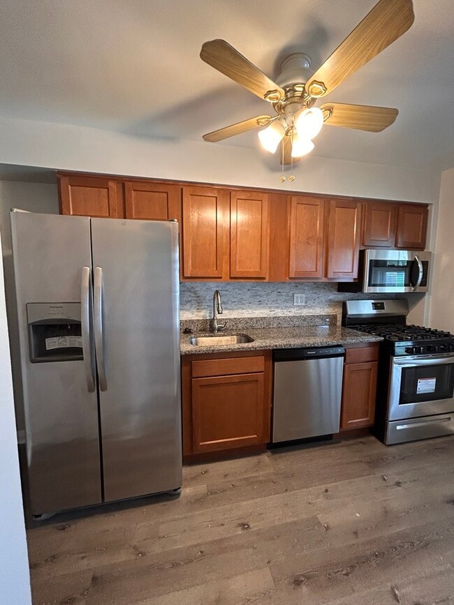 Building Photo - 433 Pembrooke Blvd