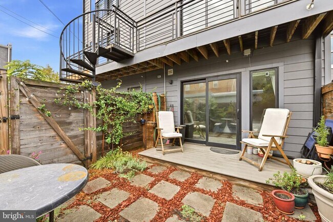 Building Photo - 1631 Montello Ave NE